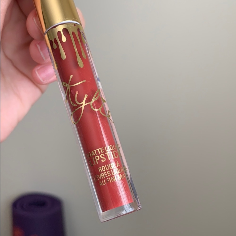 Kylie Cosmetics Matte Liquid Lip in “Leo”